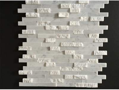 Pelar y pegar baldosas de piedra para salpicaduras - proveedor de